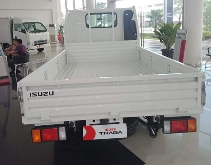 ISUZU TRAGA BACK VIEW